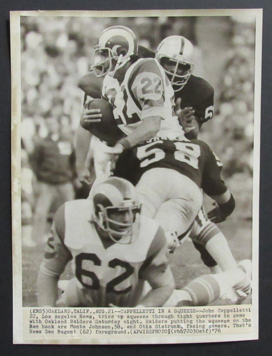 John Cappelletti HOF August 21, 1976 B/W 8x10 Press Photo Los Angeles Rams