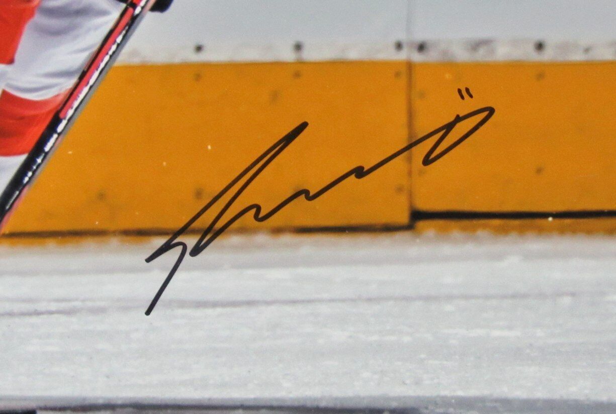 Travis Konecny Autographed 16x20 Photo Philadelphia Flyers Framed Fanatics