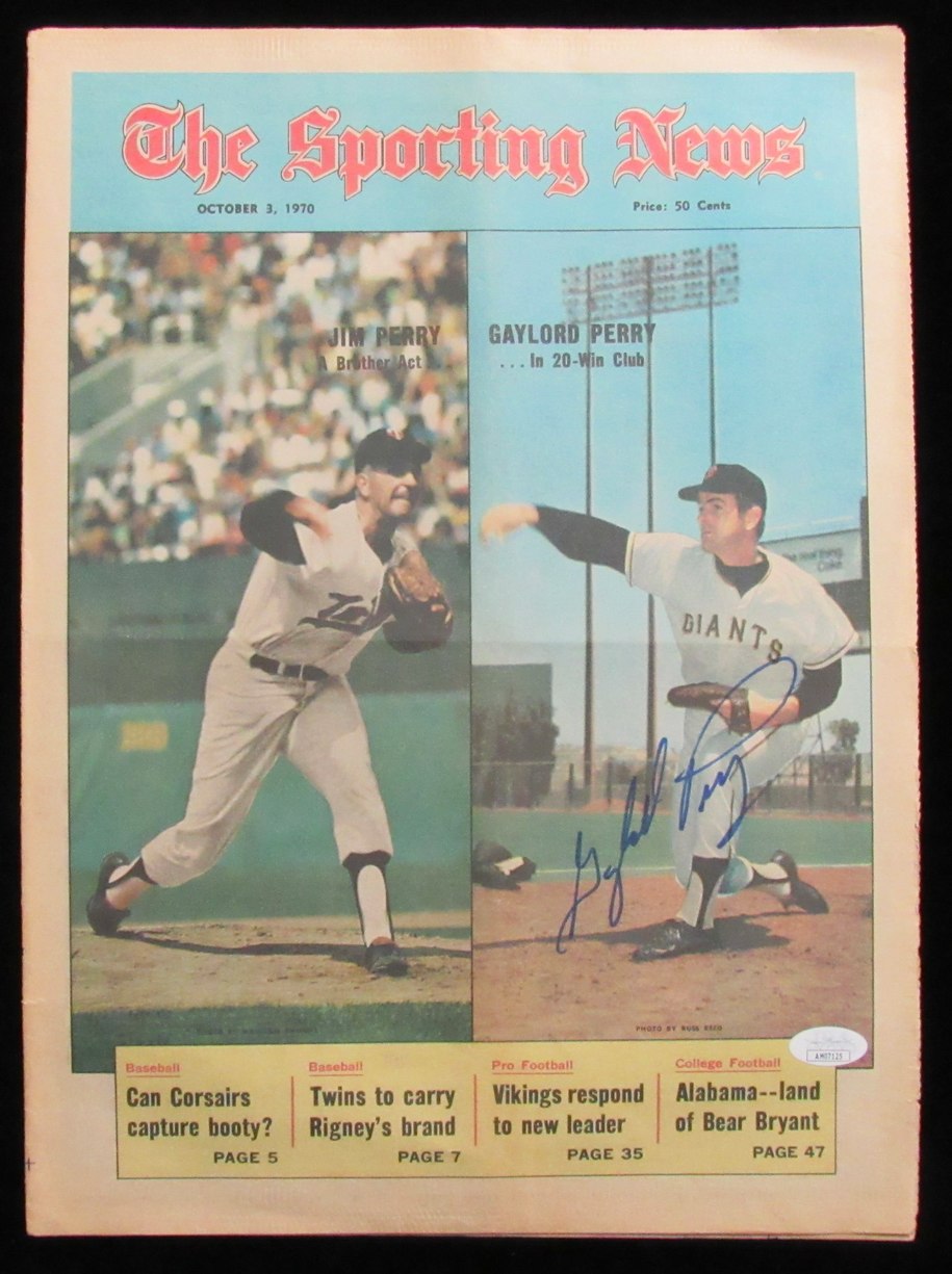 Gaylord Perry HOF Autographed 1970 Sporting News Cover Giants JSA 182579