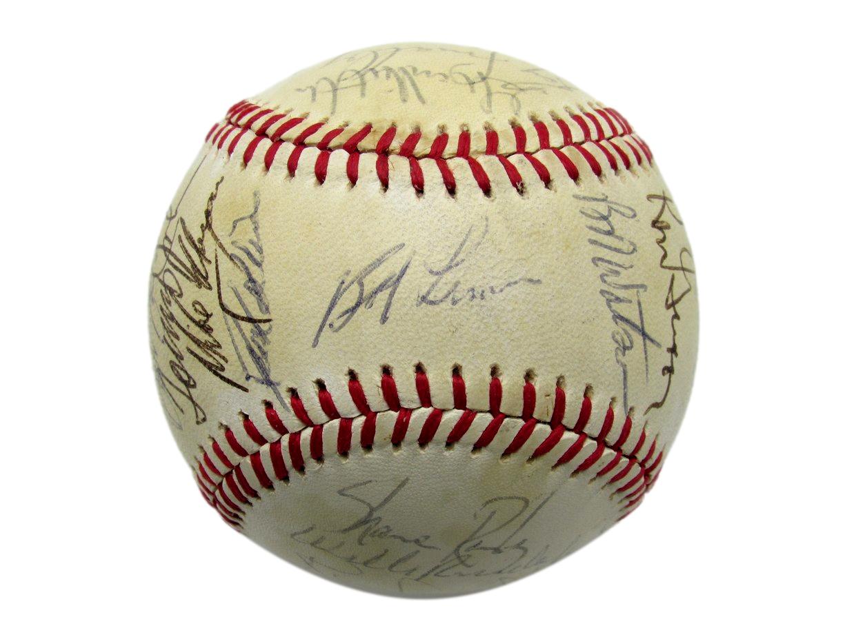 1982 Yankees OAL Team Signed Baseball (25) Berra Winfield Gossage HOFers 192209