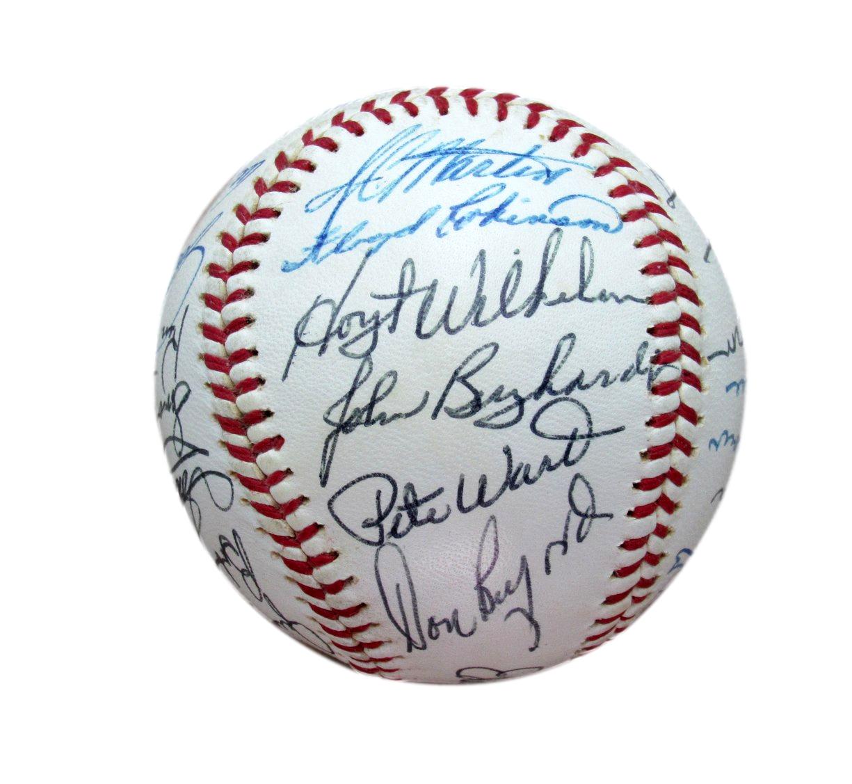 1966 Chicago White Sox Team Signed OAL Baseball (26) Hoyt Wilhelm HOF 193592