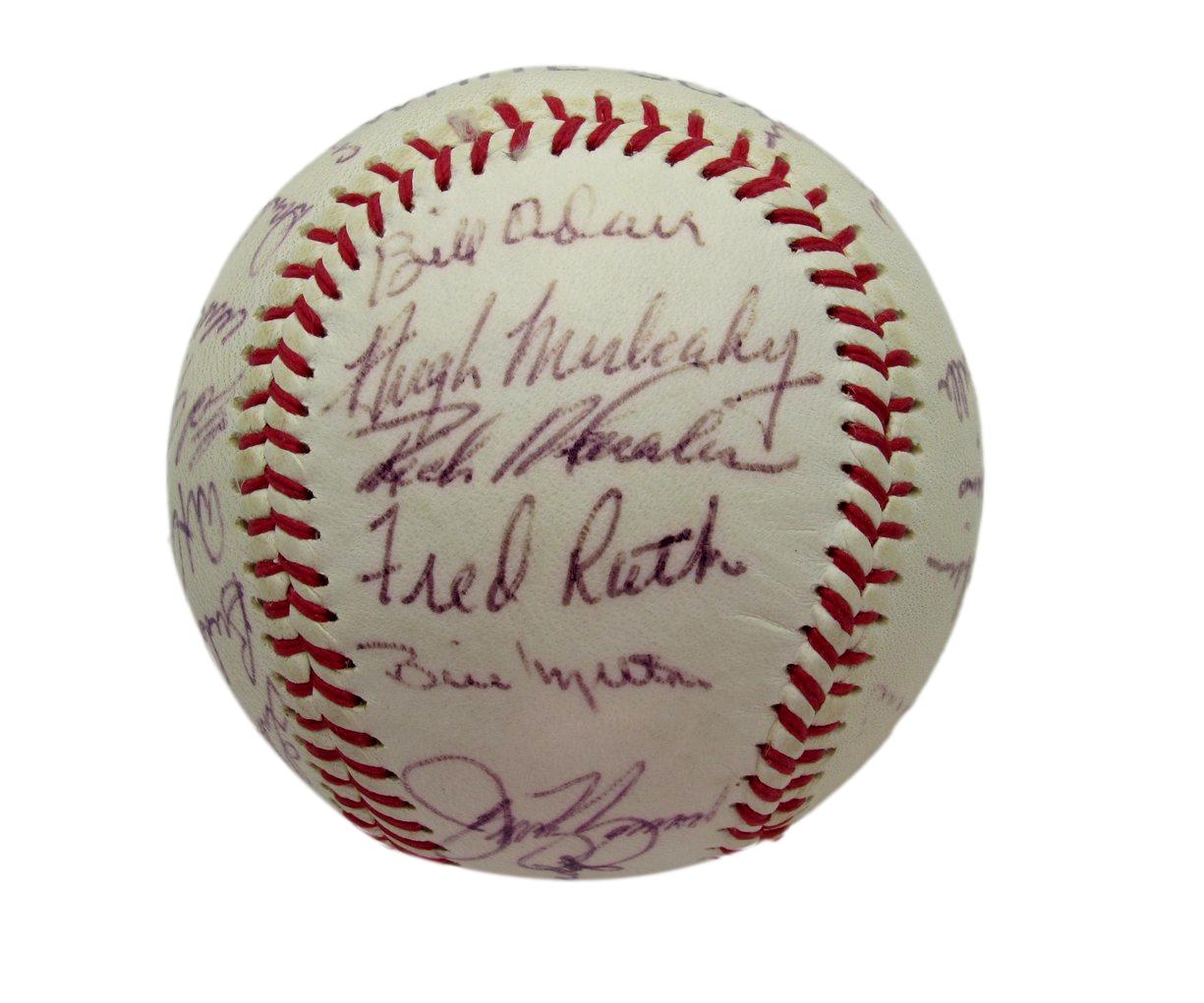 1969 Chicago White Sox Team Signed Baseball (26) Luis Aparicio HOF 193597