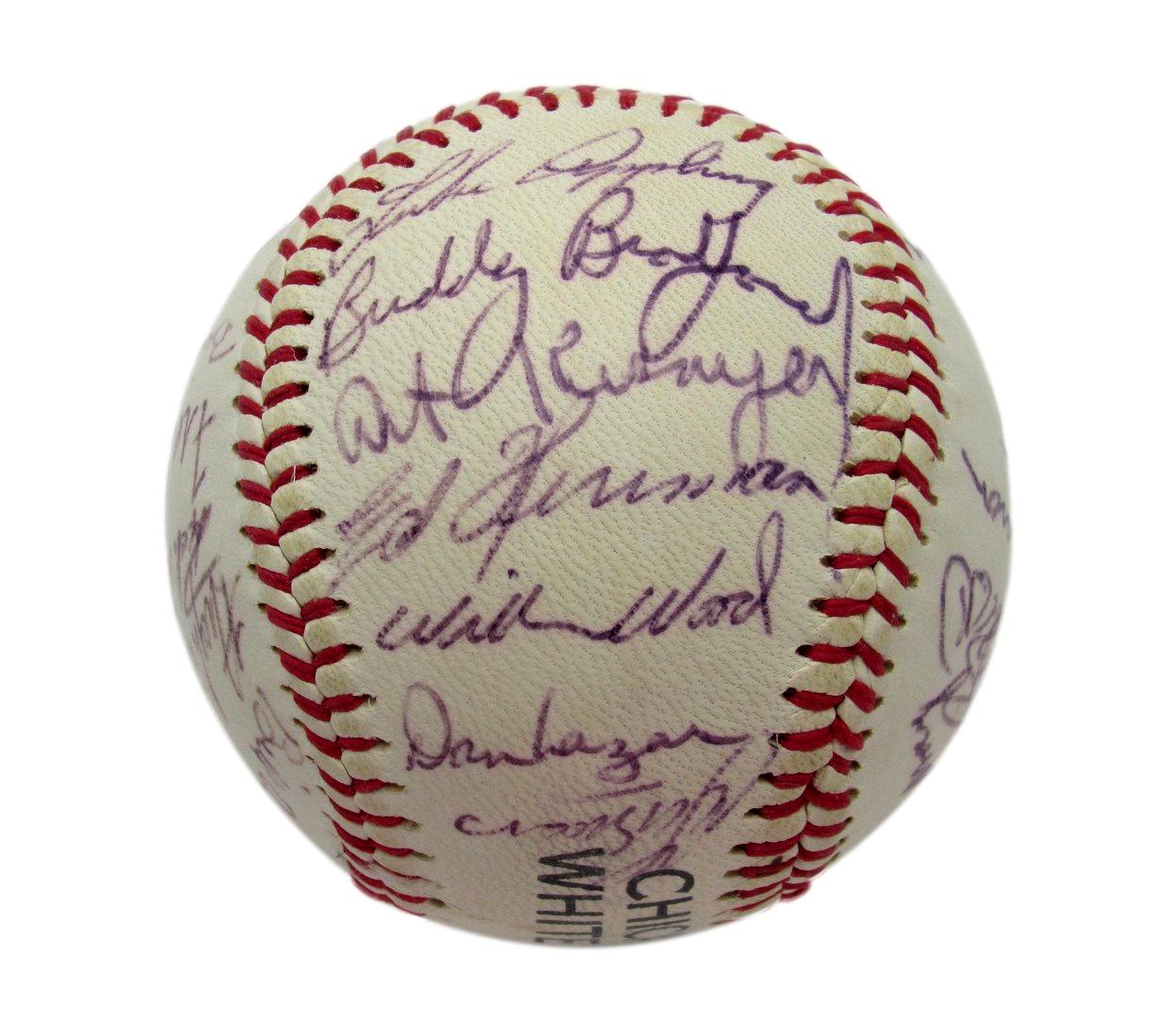 1969 Chicago White Sox Team Signed Baseball (26) Luis Aparicio HOF 193597