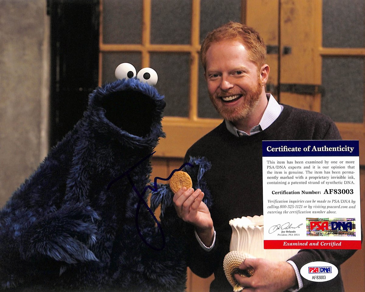 Jesse Tyler Ferguson Signed/Auto 8x10 Photo Actor "Sesame Street" PSA/DNA 193749