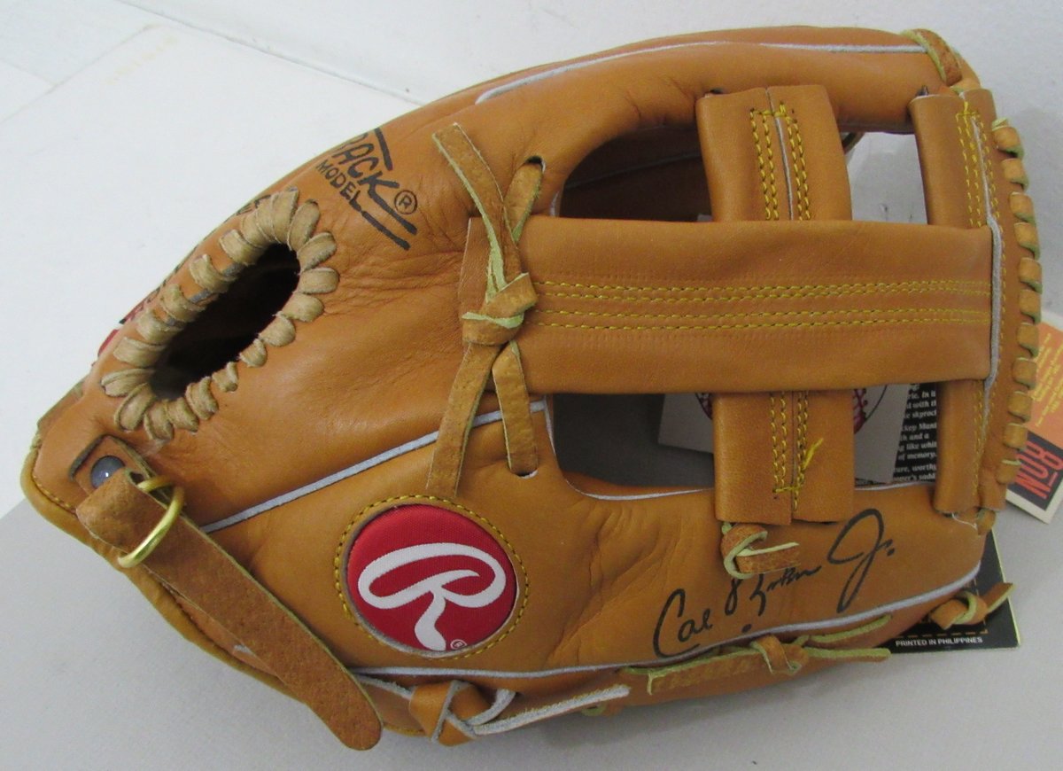 Cal Ripken JR HOF Signed/Auto Rawlings CRJR2131 Baseball Glove Orioles 194021