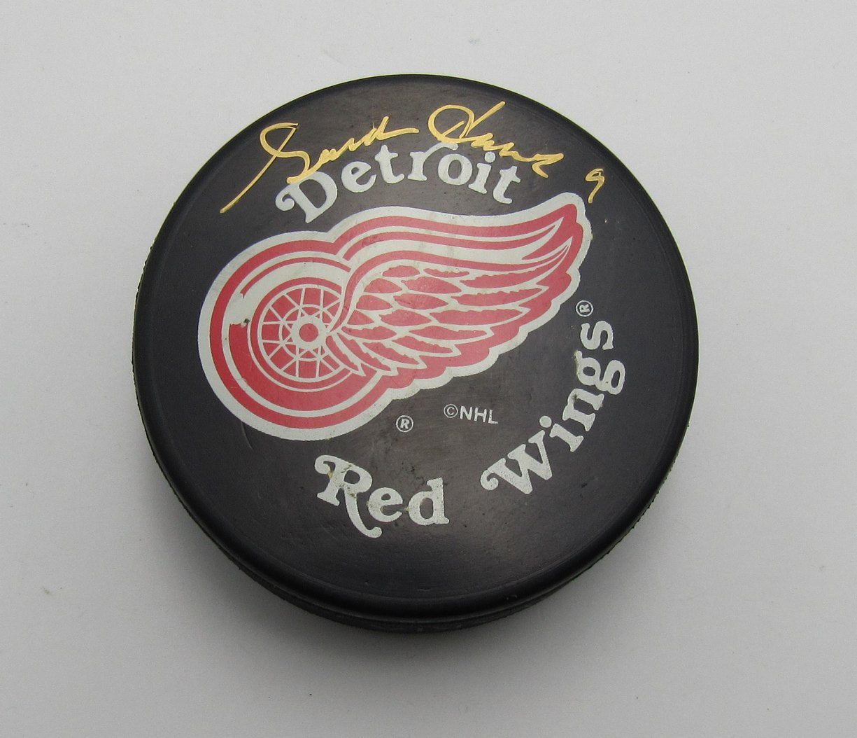 Gordie Howe HOF Signed/Autographed Detroit Red Wings Hockey Puck PSA 193969