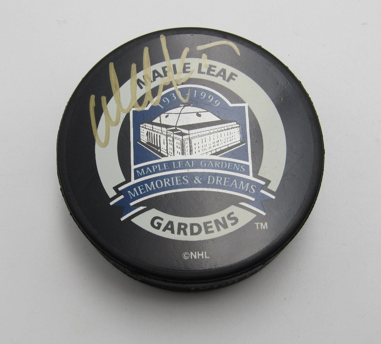 Wendel Clark Signed Maple Leaf Gardens Official Game Hockey Puck PSA 193976