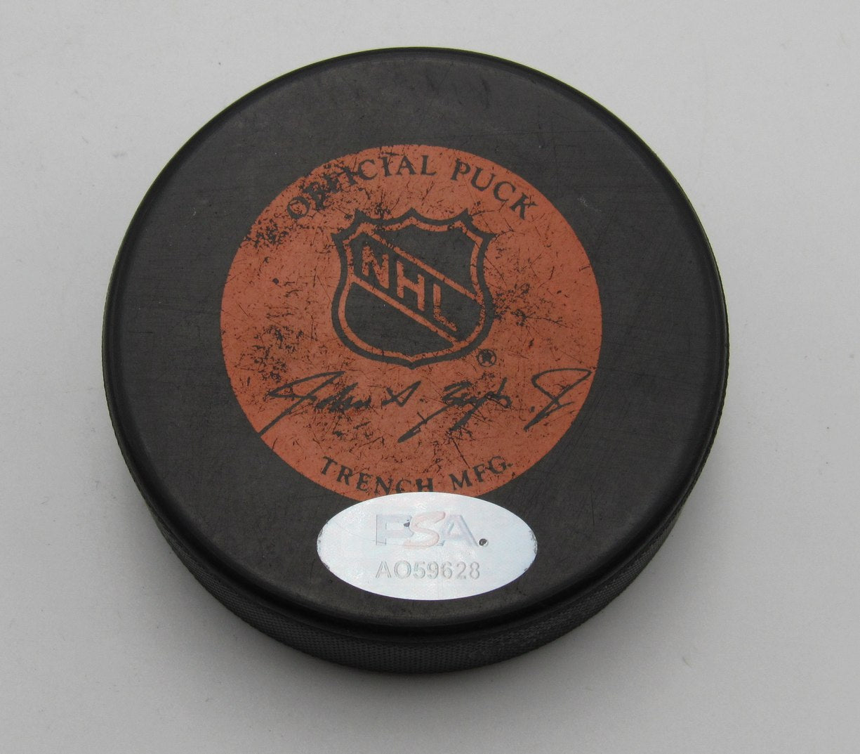Billy Smith HOF Signed Official Game Hockey Puck New York Islanders PSA 194268