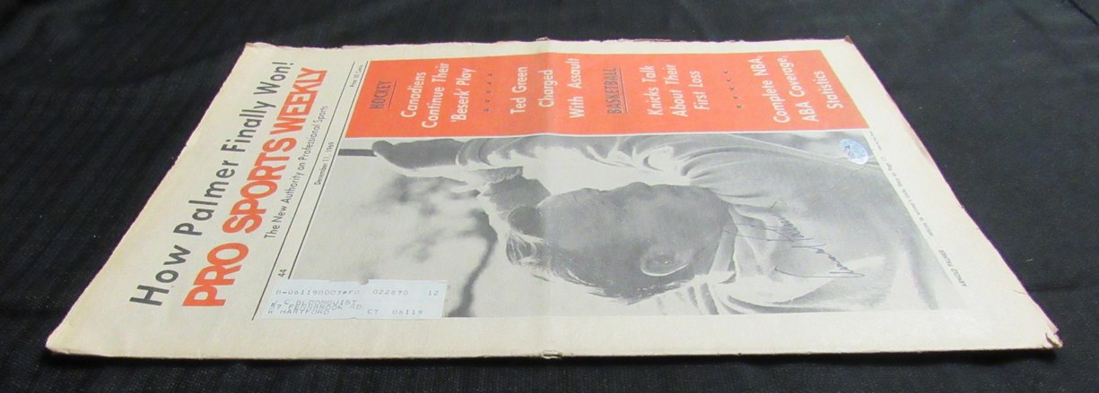 Arnold Palmer Signed December 11, 1969 Pro Sports Weekly Newspaper PSA 194712