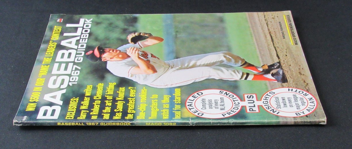 1967 Baseball Guidebook Magazine Brooks Robinson HOF on Cover NO LABEL 184670
