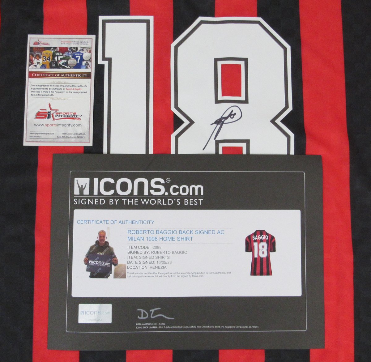 Roberto Baggio Signed Black/Red 1996 AC Milan Home Soccer Jersey ICONS 195671