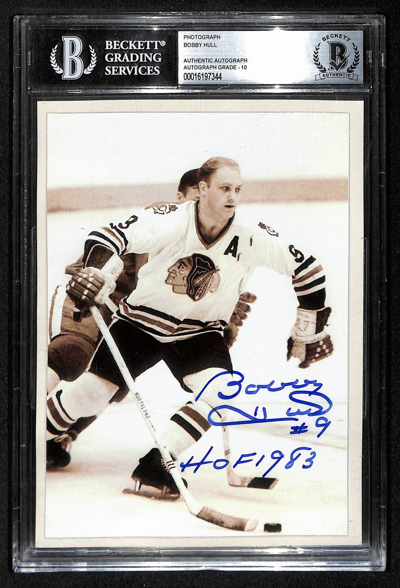 Bobby Hull HOF Signed/Inscribed 5x7 B/W Photo Black Hawks BAS/Beckett 197059