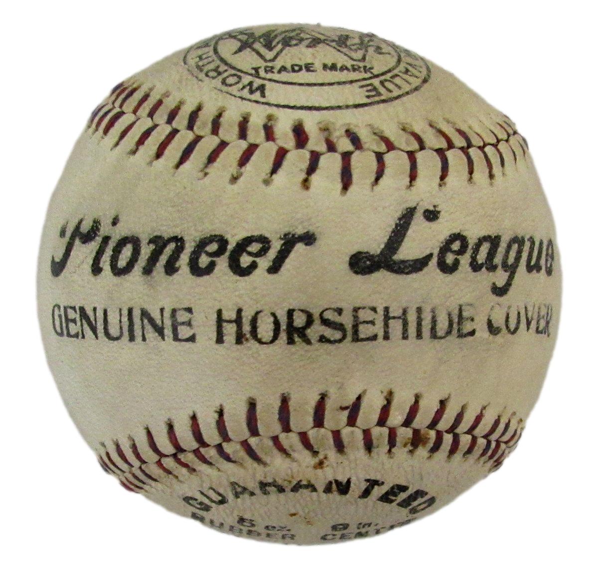 Dazzy Vance HOF Signed/Auto Pioneer League Baseball Brooklyn Dodgers JSA 196739