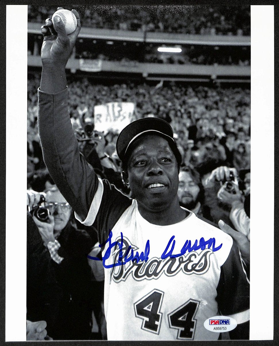 Hank Aaron HOF Signed/Auto 8x10 B/W Photo #715 Home Run Braves PSA/DNA 197210