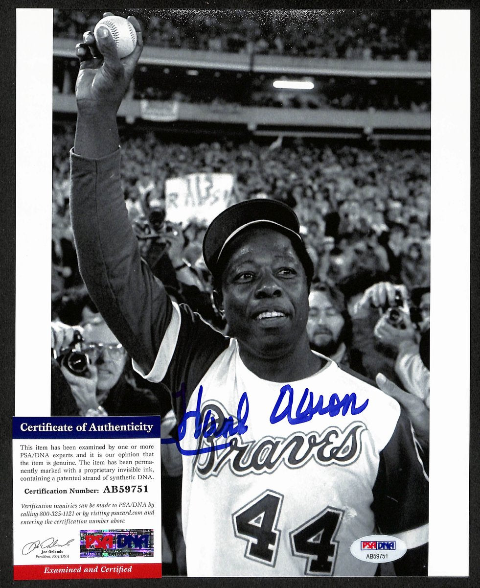 Hank Aaron HOF Signed/Auto 8x10 B/W Photo #715 Home Run Braves PSA/DNA 197215