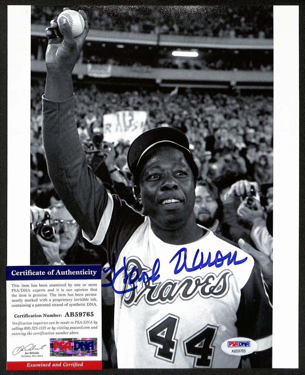 Hank Aaron HOF Signed/Auto 8x10 B/W Photo #715 Home Run Braves PSA/DNA 197216