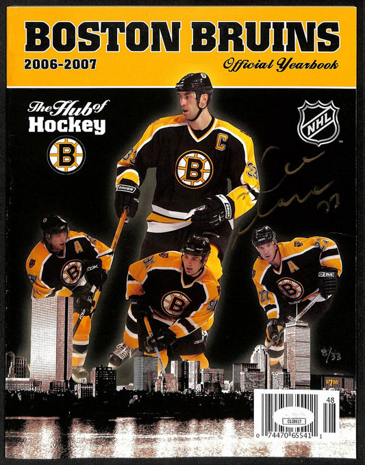 Zdeno Chara Boston Bruins  Signed 2006-07 Boston Bruins Yearbook JSA 197261