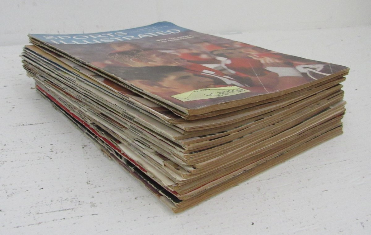 Lot of (22) 1957 Sports Illustrated Magazines Oklahoma Cover 197753