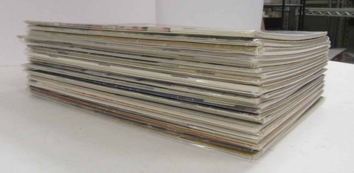 Lot of (22) 1961 Sports Illustrated Magazines Wilt Chamberlain 1st Cover 197965