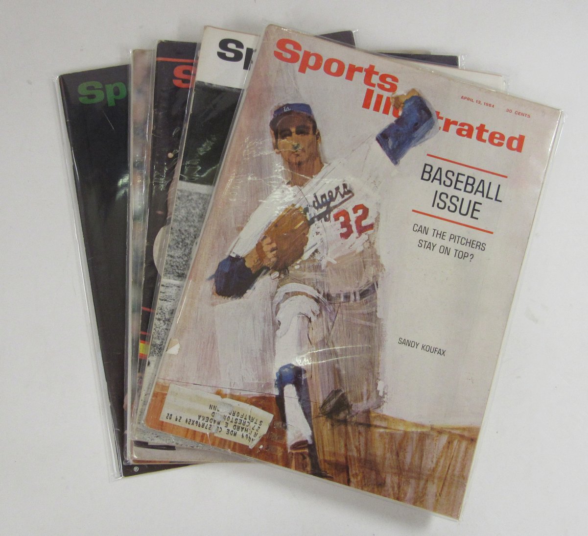 Lot of (27) 1969 Sports Illustrated Magazines Banks/Orr/Maravich Covers 197973