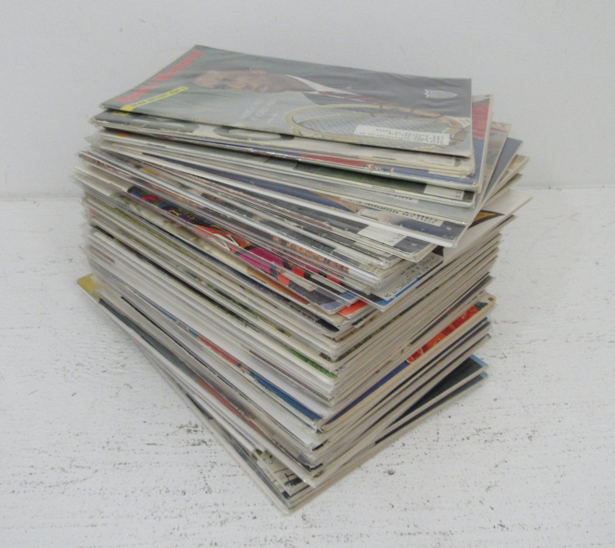 Lot of (54) 1966 Sports Illustrated Magazines Namath/Starr Covers 198622