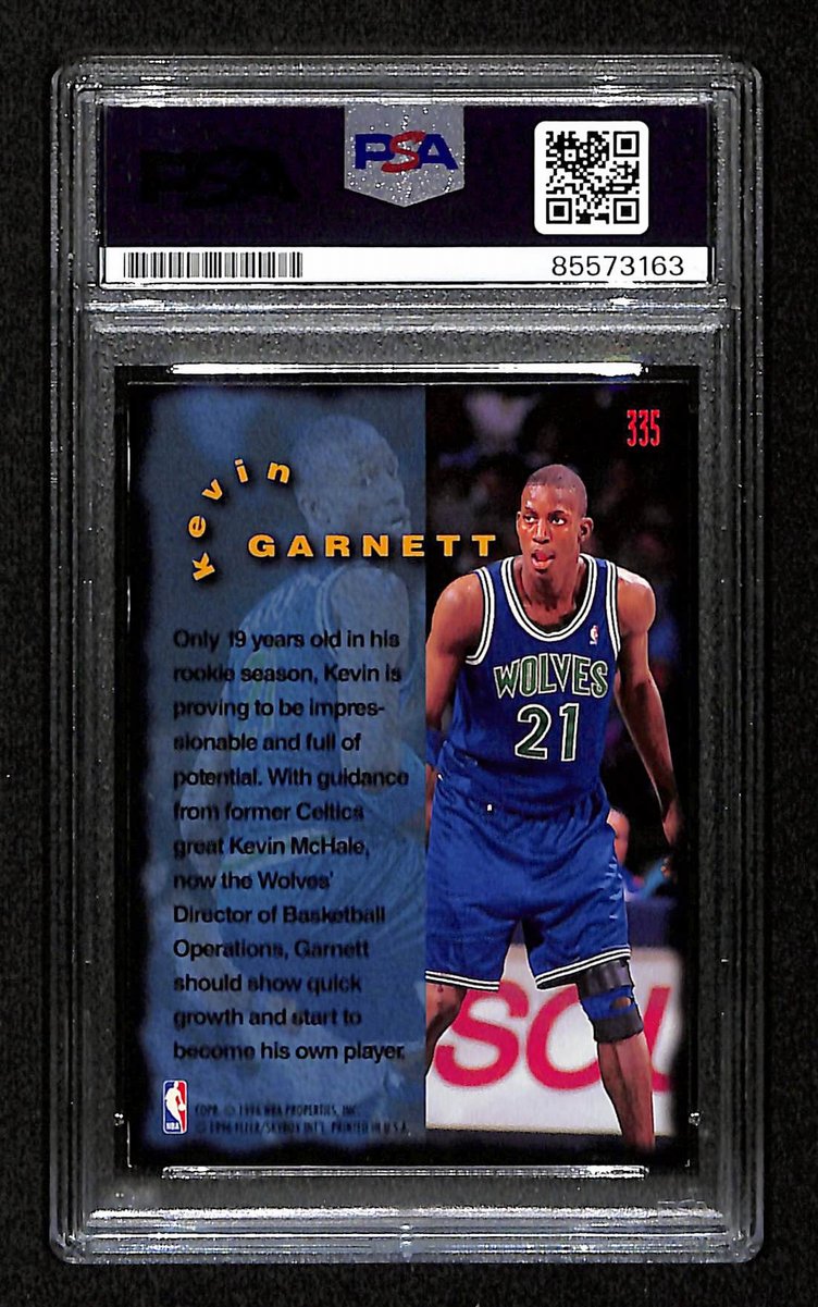 Kevin Garnett HOF Signed/Auto On Card 1995-96 Fleer RC Card #335 PSA/DNA 198736