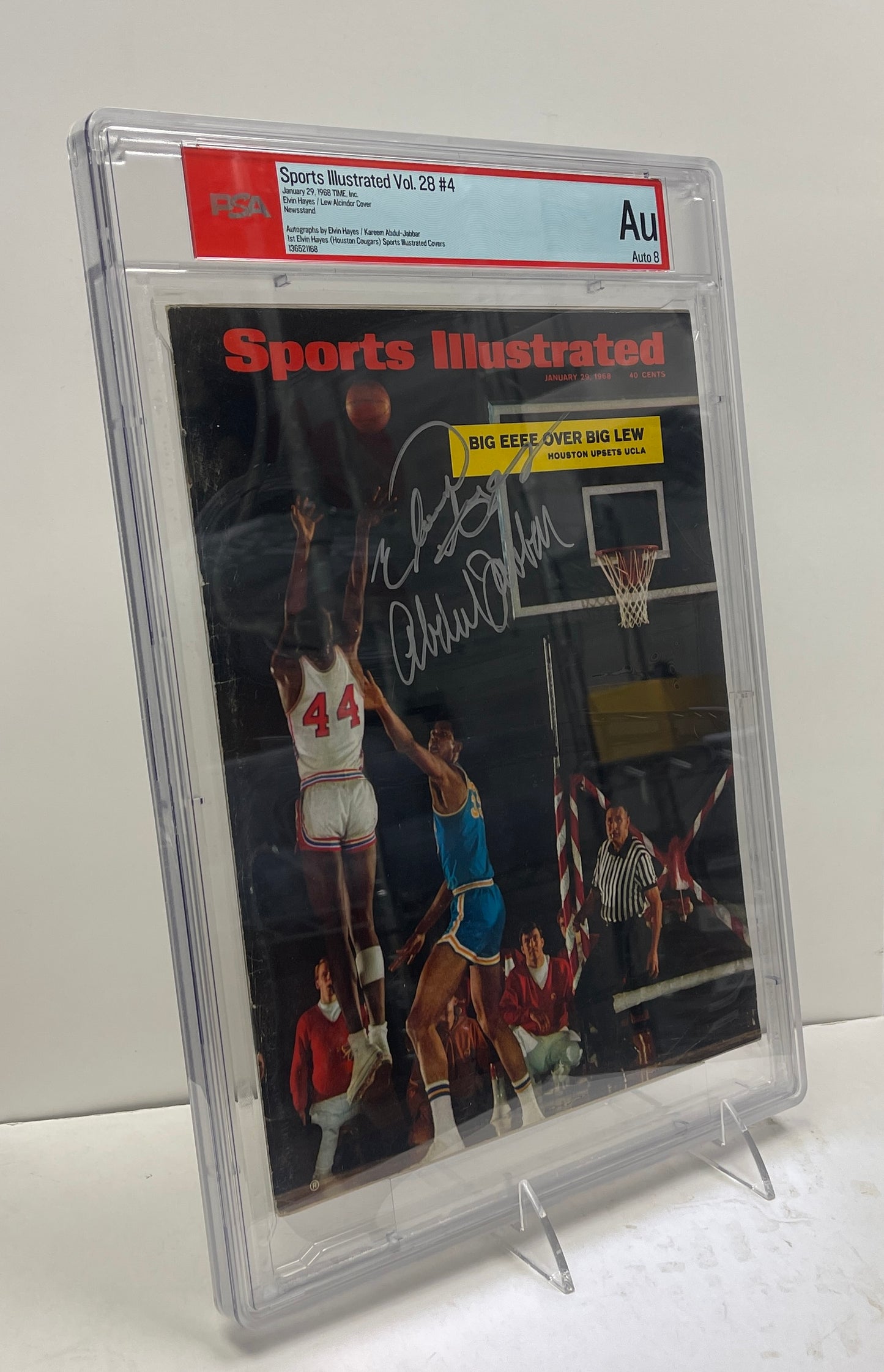 Kareem Abdul-Jabbar/Elvin Hayes Signed 1968 Sports Illustrated NO LABEL PSA 8