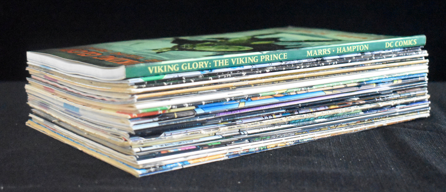 Lot of (26) Assorted DC/Marvel Comics Batman, Robin, The Amazing Spiderman IXL37