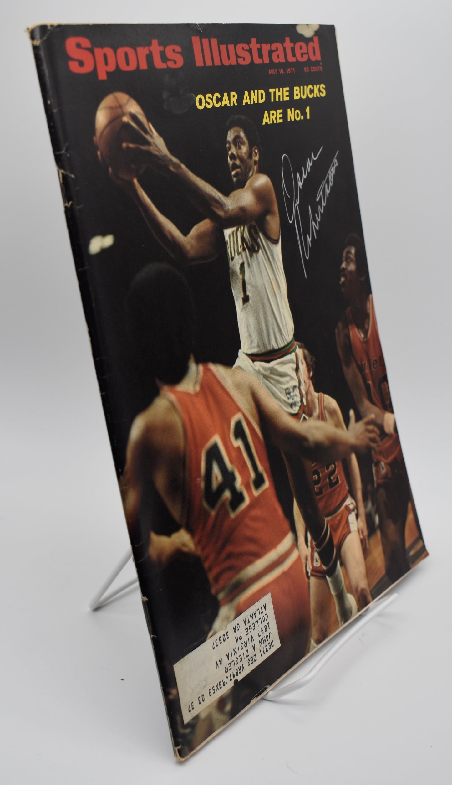 Oscar Robertson HOF Signed/Autographed 1971 Sports Illustrated Bucks JSA 212959
