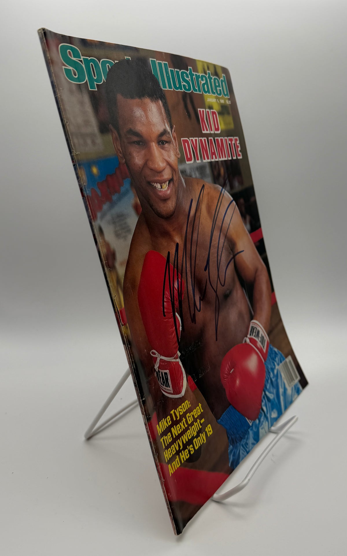Mike Tyson Signed/Autographed 1986 Sports Illustrated Magazine JSA 215088