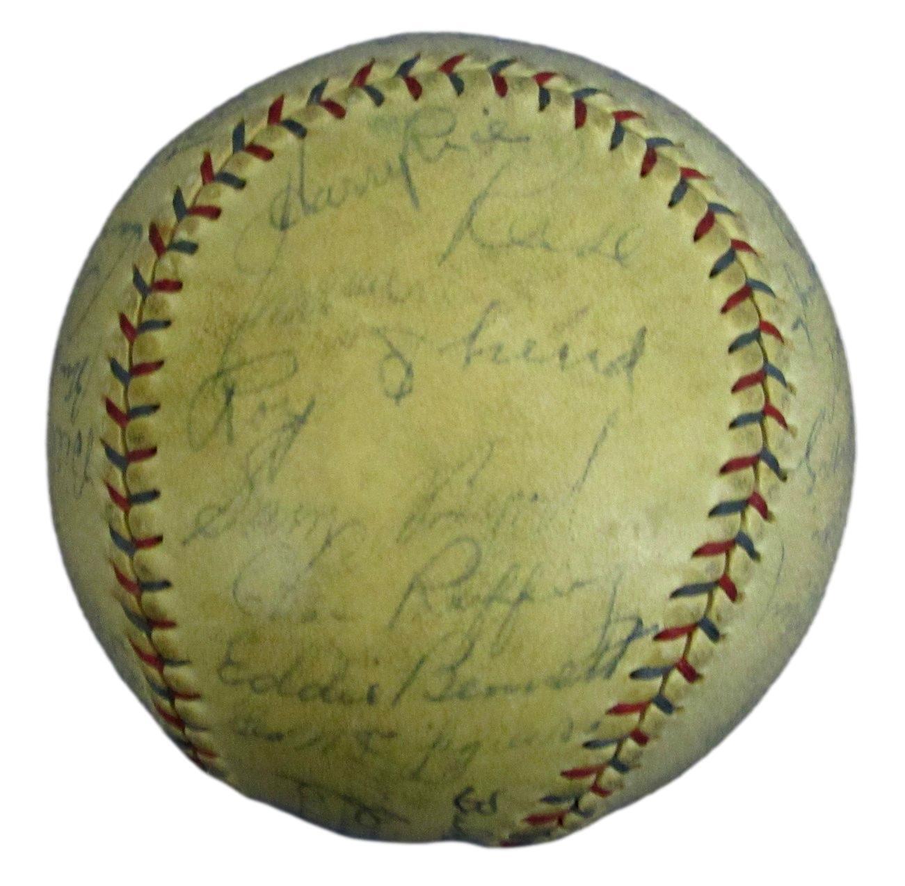 BABE RUTH / LOU GEHRIG Signed 1930 Yankees Team Baseball (27) JSA 175352