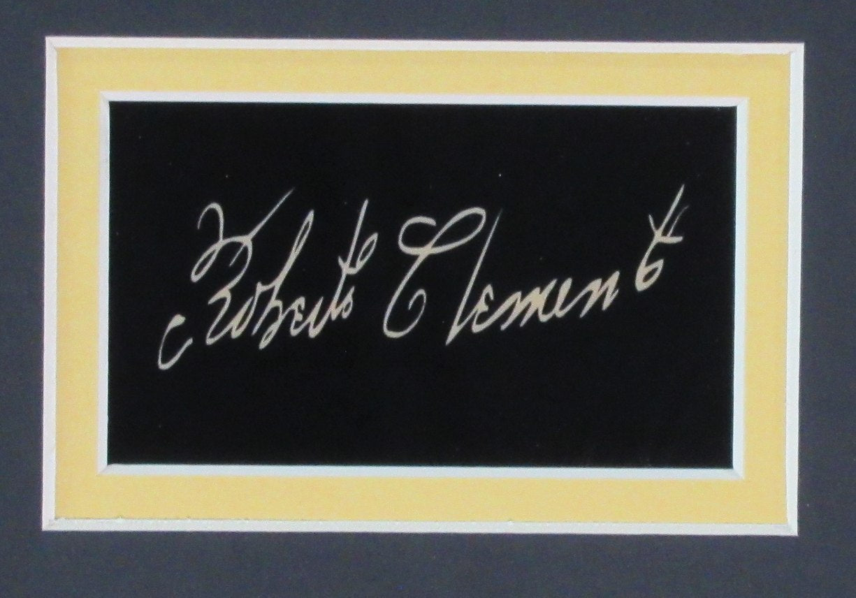 Roberto Clemente Laser Engraved Signature w/ Photo Collage Pirates Framed 191615