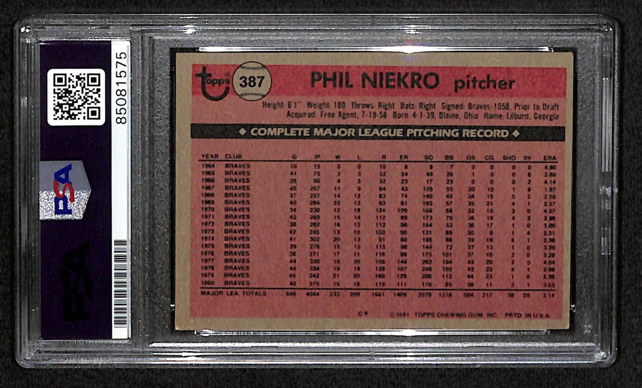 Phil Niekro HOF Signed 1981 Topps Card #387 Atlanta Braves PSA/DNA 184508