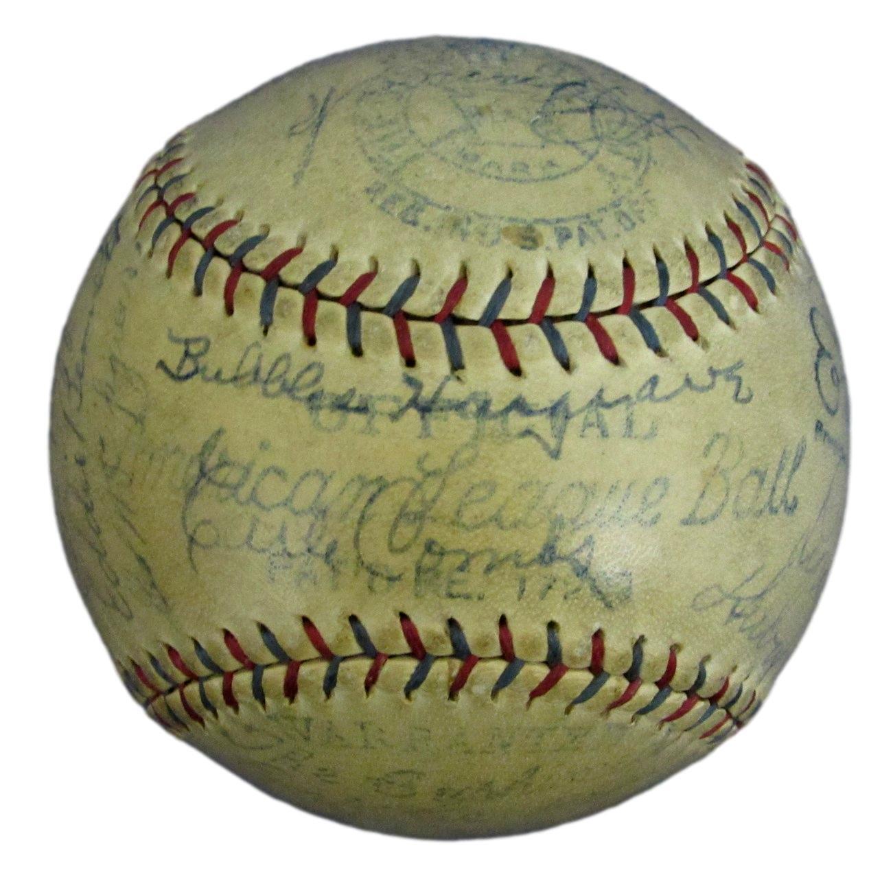 BABE RUTH / LOU GEHRIG Signed 1930 Yankees Team Baseball (27) JSA 175352