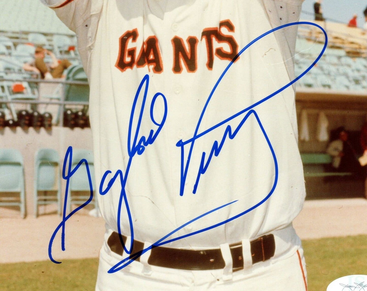 Gaylord Perry Giants HOF Signed/Autographed 8x10 Photo JSA 154486
