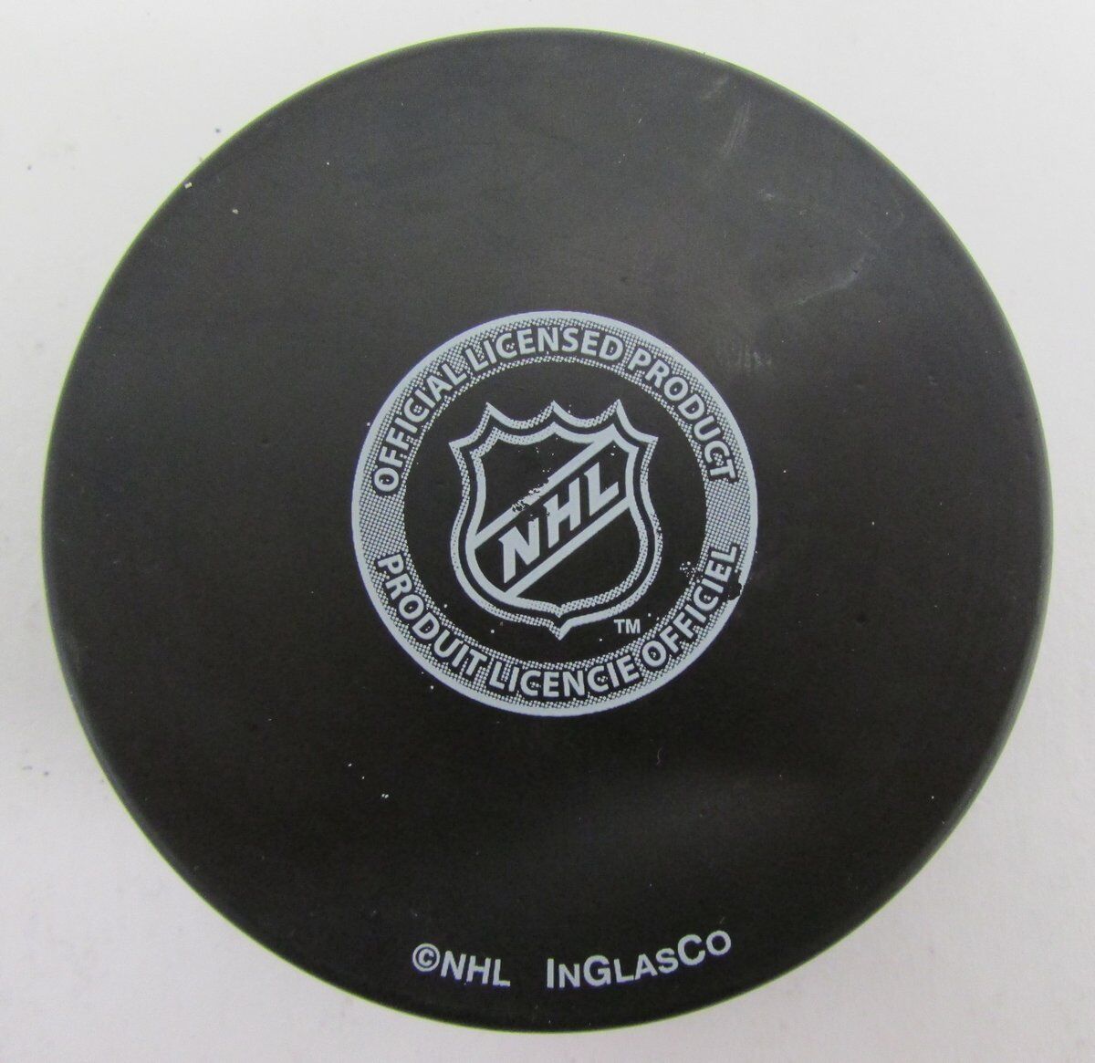 R.J. Umberger Philadelphia Flyers Autographed/Signed Flyers Logo Puck 140398