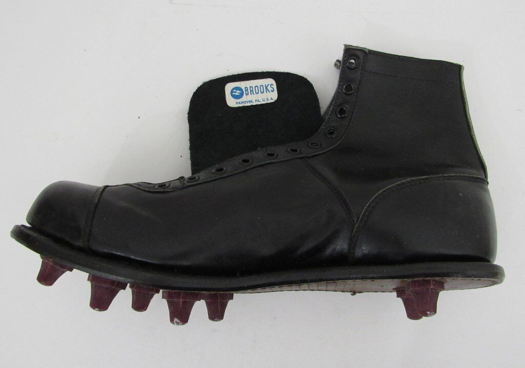 Pair of Vintage Brooks Black Football Cleats Size 5 NIB 182905
