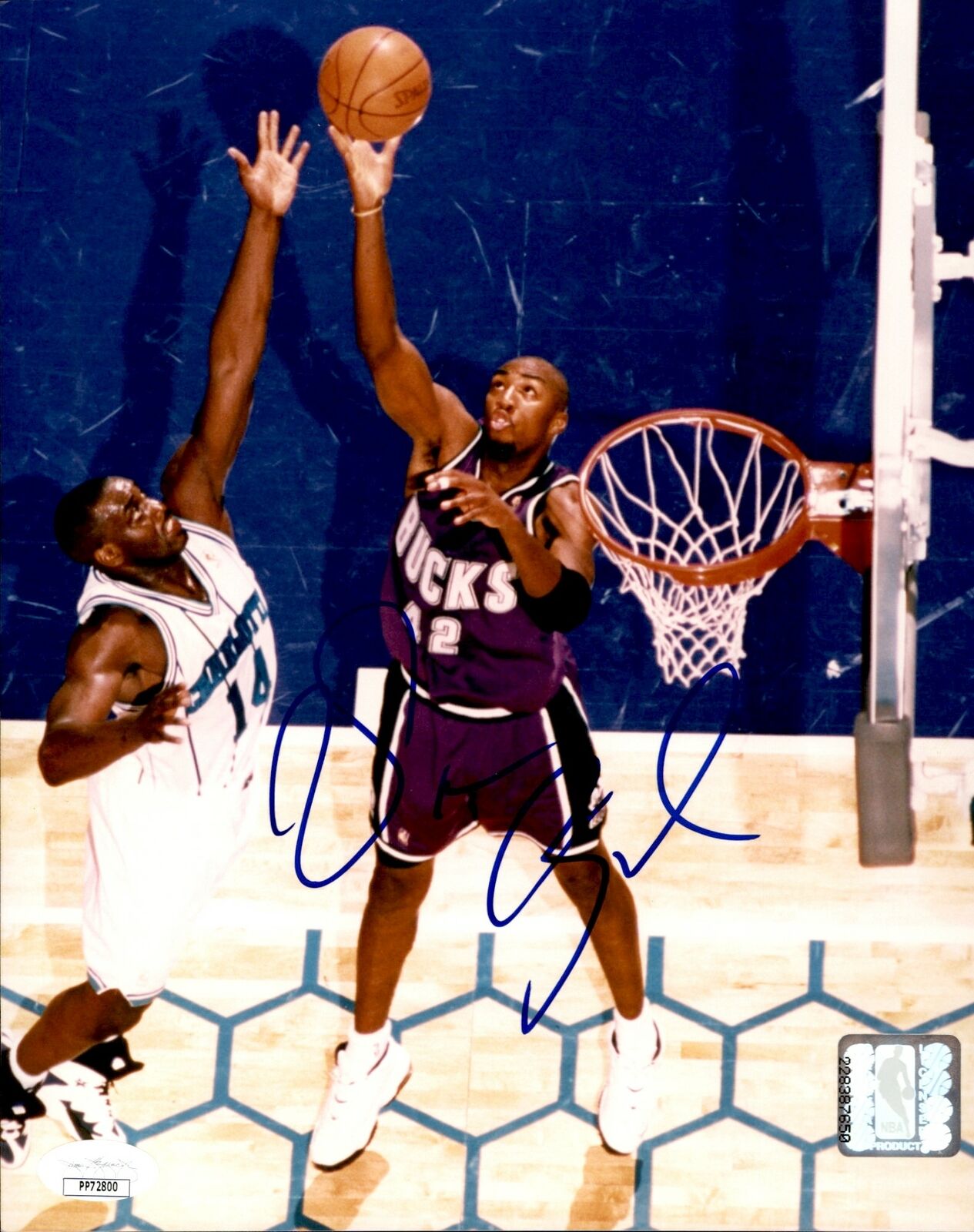 Vin Baker Milwaukee Bucks Signed/Autographed 8x10 Photo JSA 160940