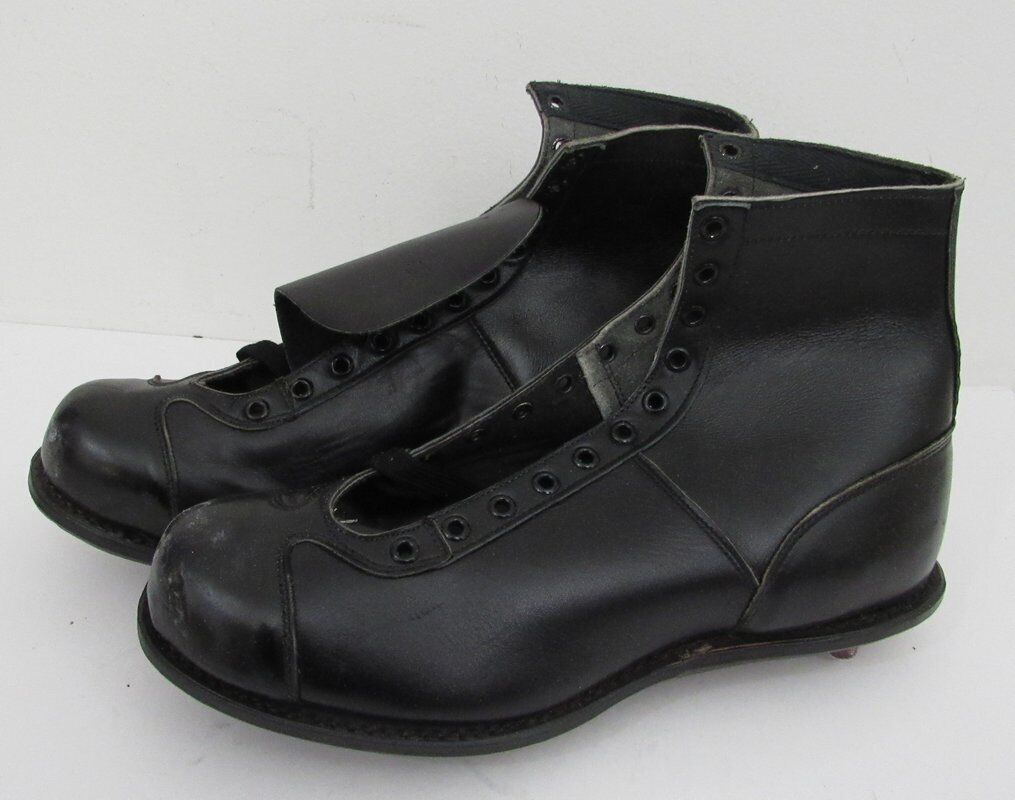 Pair of Vintage Brooks Black Football Cleats Size 5 NIB 182905