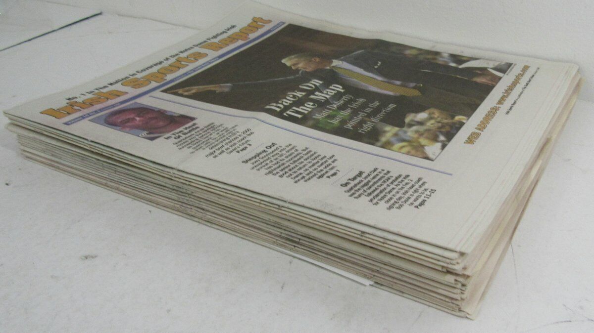 Lot of 21 2000 Notre Dame Irish Sports Report Magazines 148721