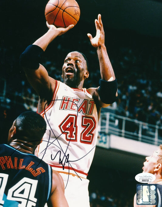 Kevin Willis Miami Heat Signed/Autographed 8x10 Photo JSA 165438