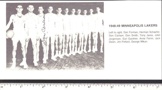 Don Carlson 1949 Minneapolis Lakers d.2004 Signed 7x3 Team Photo 151207