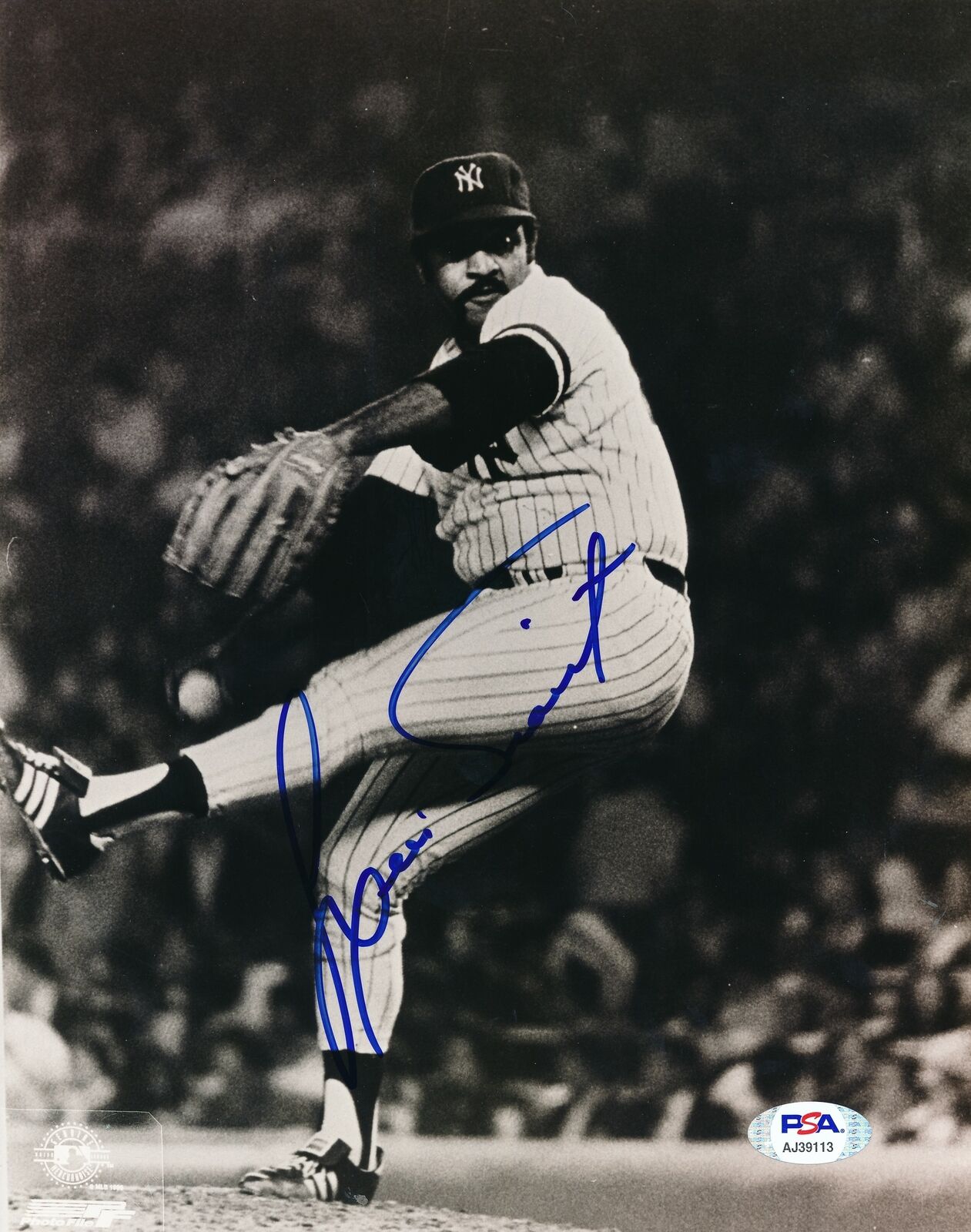 Luis Tiant New York Yankees Signed/Autographed 8x10 Photo PSA/DNA 164289