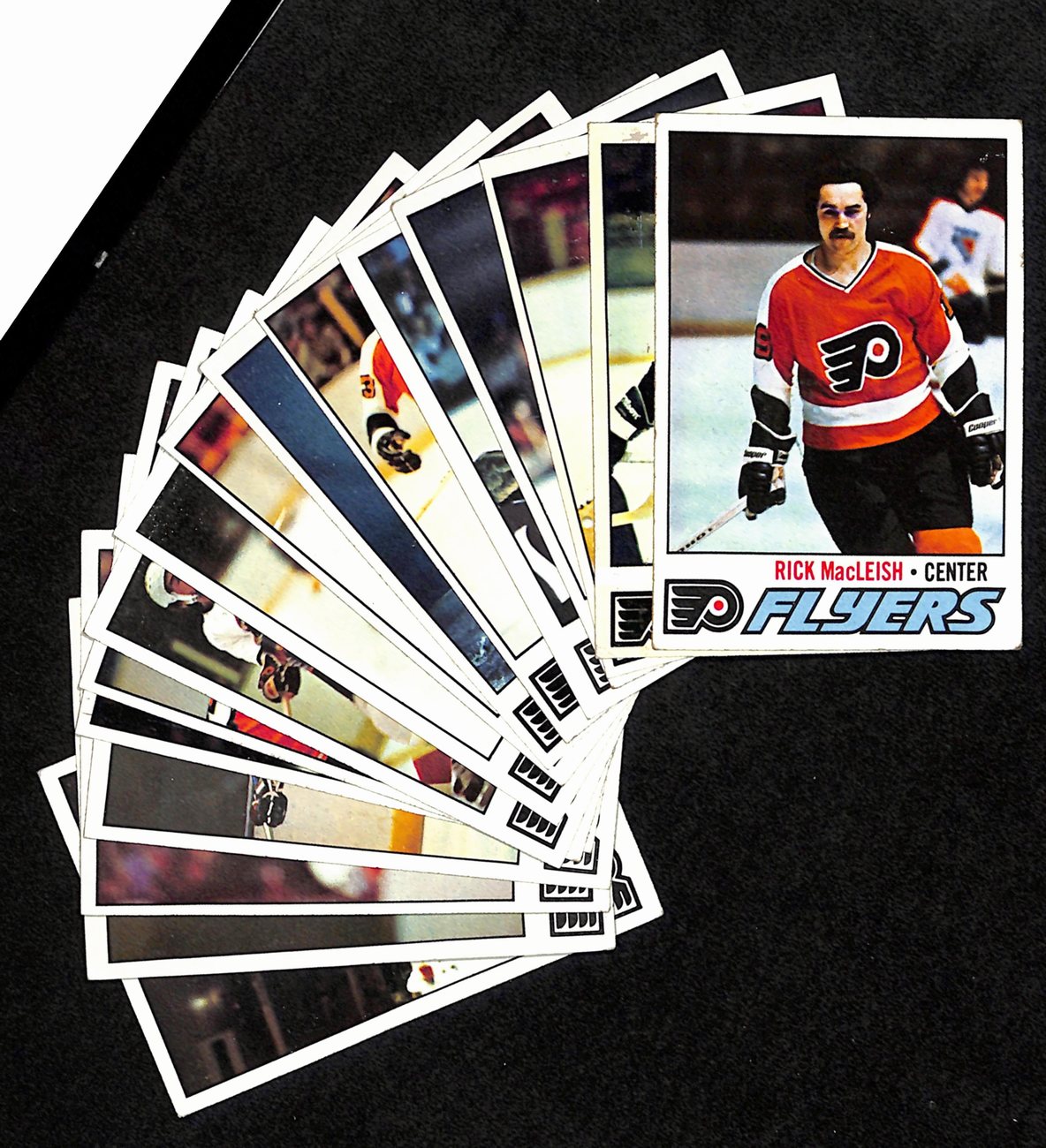 1977 Topps Hockey Philadelphia Flyers Near Complete Team Set 18/19 Cards 189327