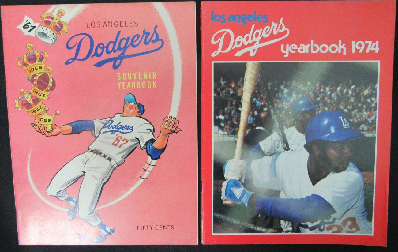 Lot of 5 Los Angeles Dodgers Yearbooks/Pubs incl 1967/1974 Yearbooks 153948