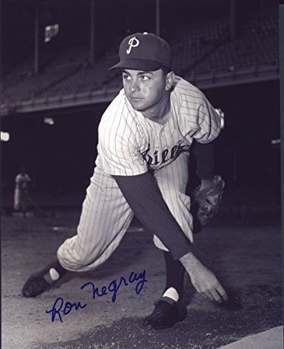 Ron Negray Phillies Autographed/Signed 8x10 Photo 123325