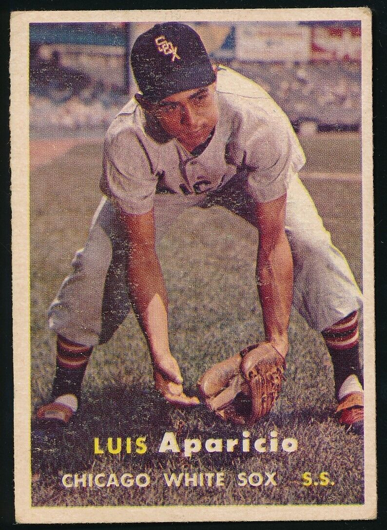 1957 TOPPS Luis Aparicio HOF Card #7 Chicago White Sox 177158