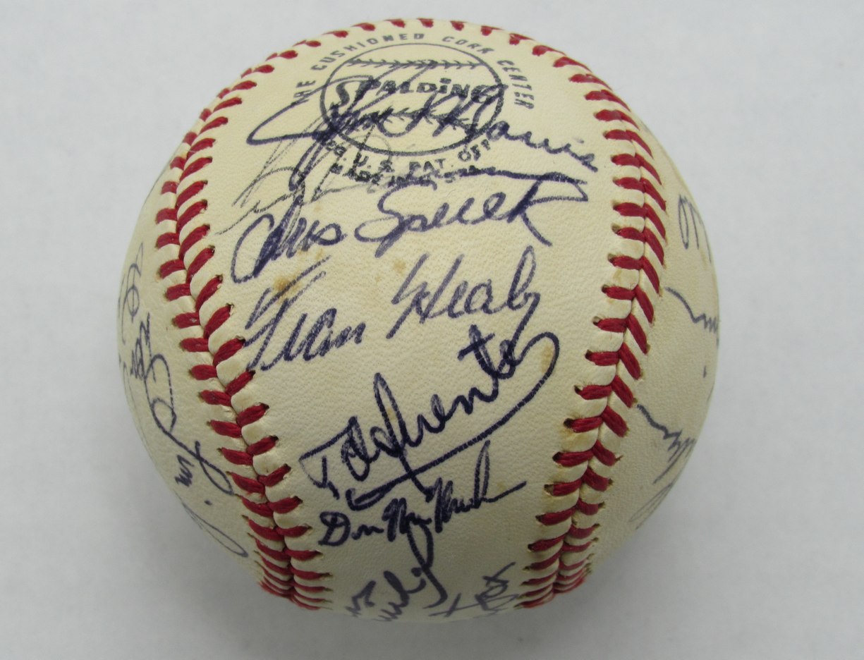 1972 Giants Team signed by 23 ONL Baseball Marichal (HOF) Fox Speier 184935