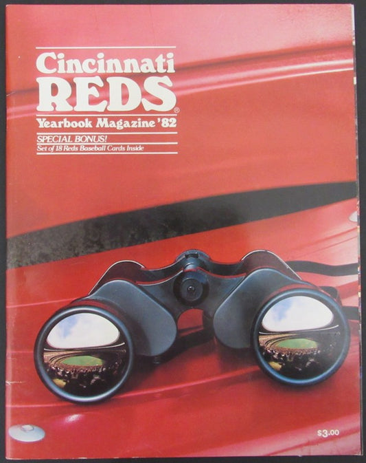 1982 Cincinnati Reds Yearbook with (18) Baseball Cards Inside 181438
