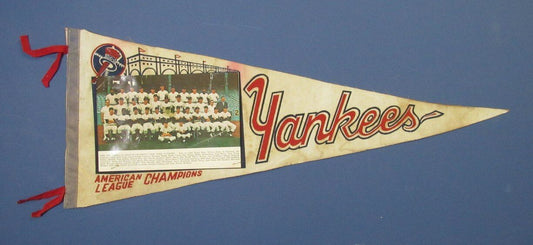 Vintage 1963 New York Yankees 30x12 Felt Pennant with Team Photo